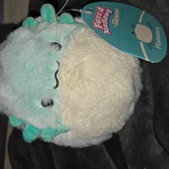 Meet the little plush FLANNERY. - Picture 1 of 6